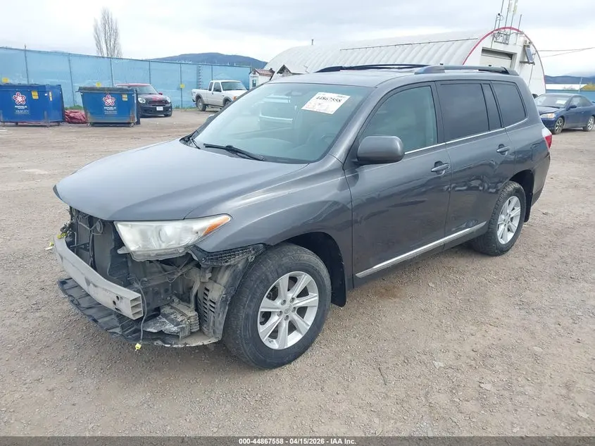 2013 TOYOTA HIGHLANDER SE V6
