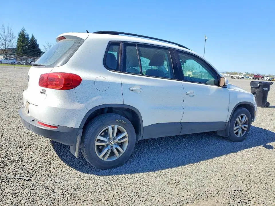 2016 VOLKSWAGEN TIGUAN S  