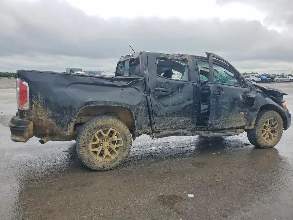 2022 GMC CANYON AT4  