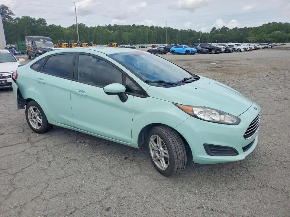 2017 FORD FIESTA SE  