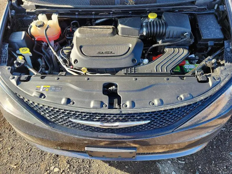 2022 CHRYSLER VOYAGER LX  