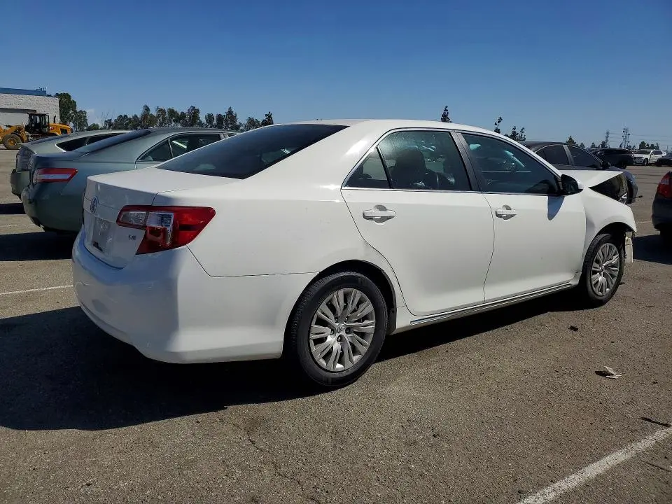 2014 TOYOTA CAMRY LE  
