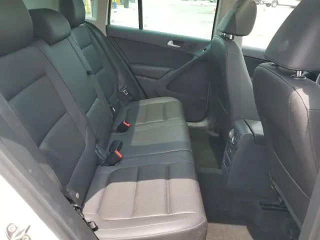 2016 VOLKSWAGEN TIGUAN S  