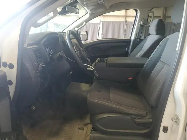 2024 NISSAN TITAN SV  