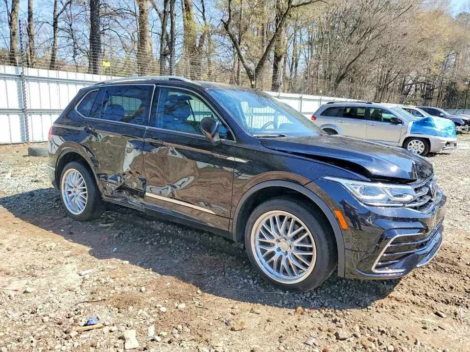 2022 VOLKSWAGEN TIGUAN SEL R-LINE  