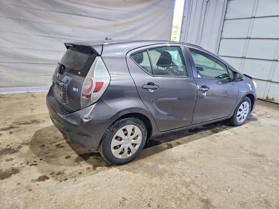 2013 TOYOTA PRIUS C TWO  