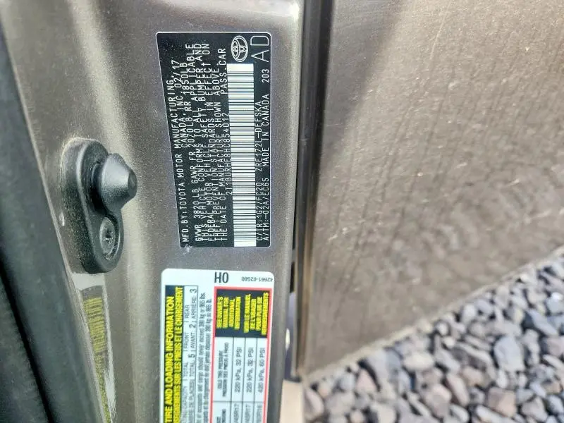 2017 TOYOTA COROLLA SE  