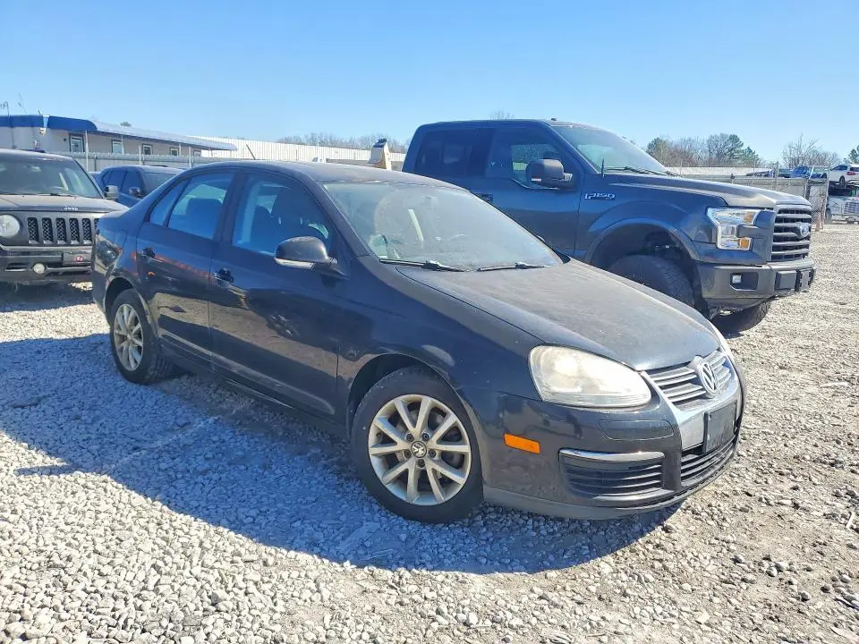 2010 VOLKSWAGEN JETTA SE  