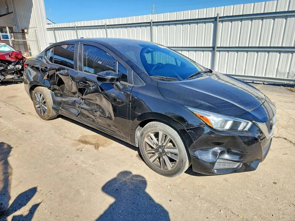 2021 NISSAN VERSA SV  