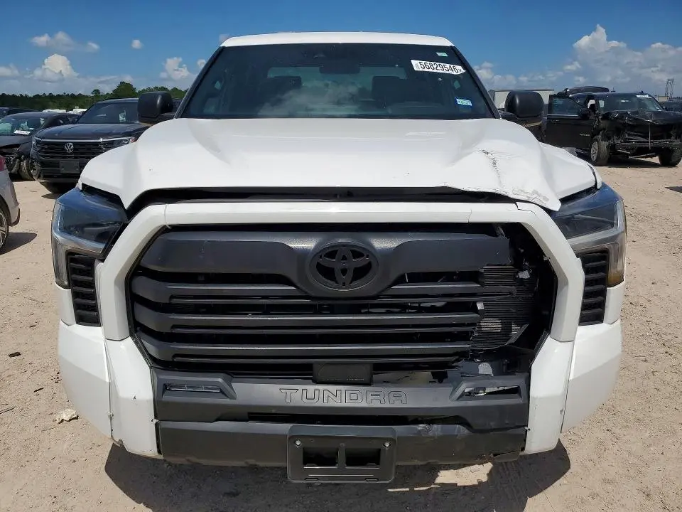 2026 TOYOTA TUNDRA SR5  