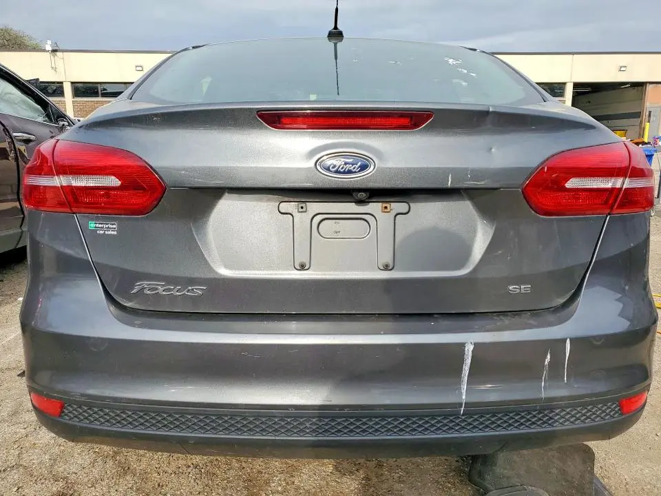 2017 FORD FOCUS SE  