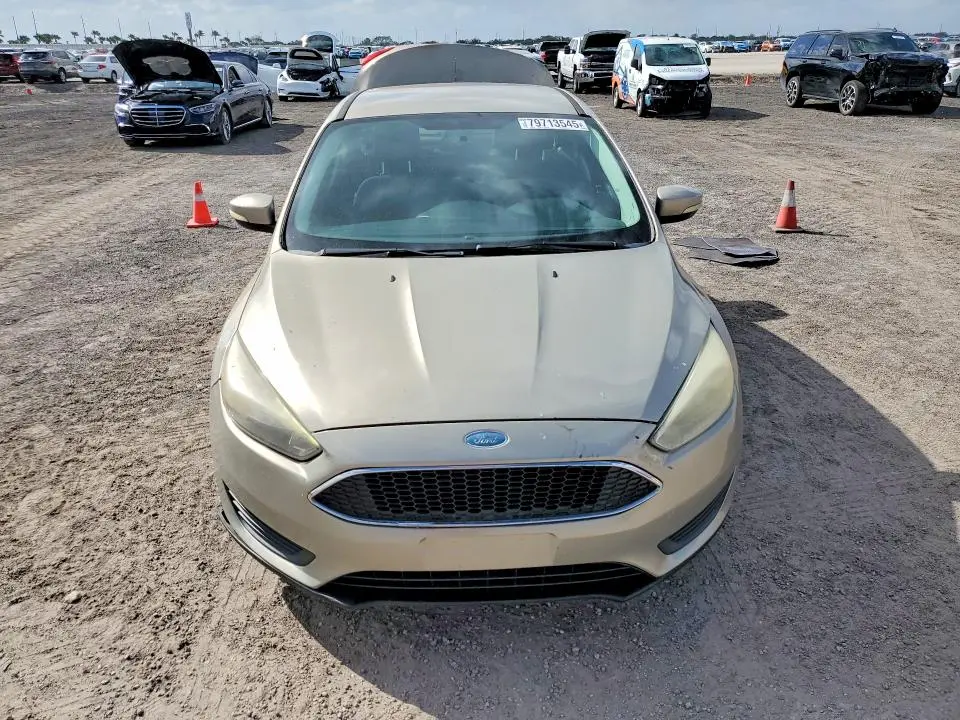2015 FORD FOCUS SE  