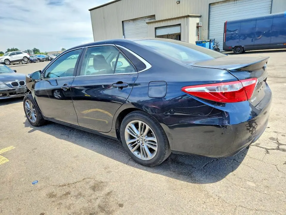 2017 TOYOTA CAMRY SE  
