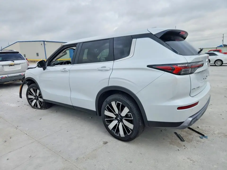 2025 MITSUBISHI OUTLANDER SE  