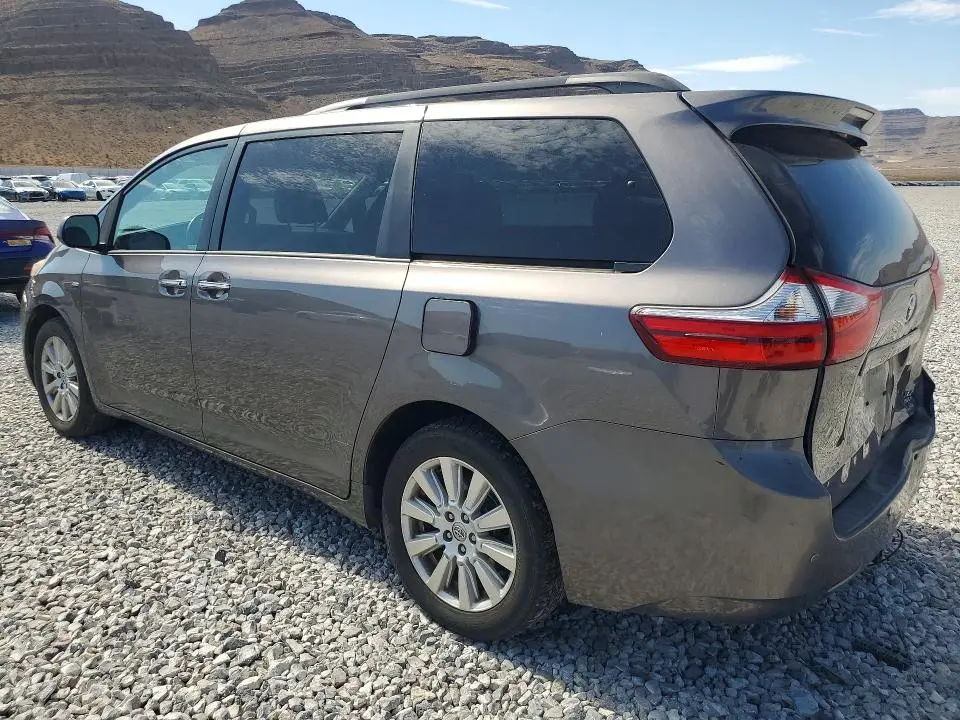 2017 TOYOTA SIENNA XLE PREMIUM 7-PASSENGER  