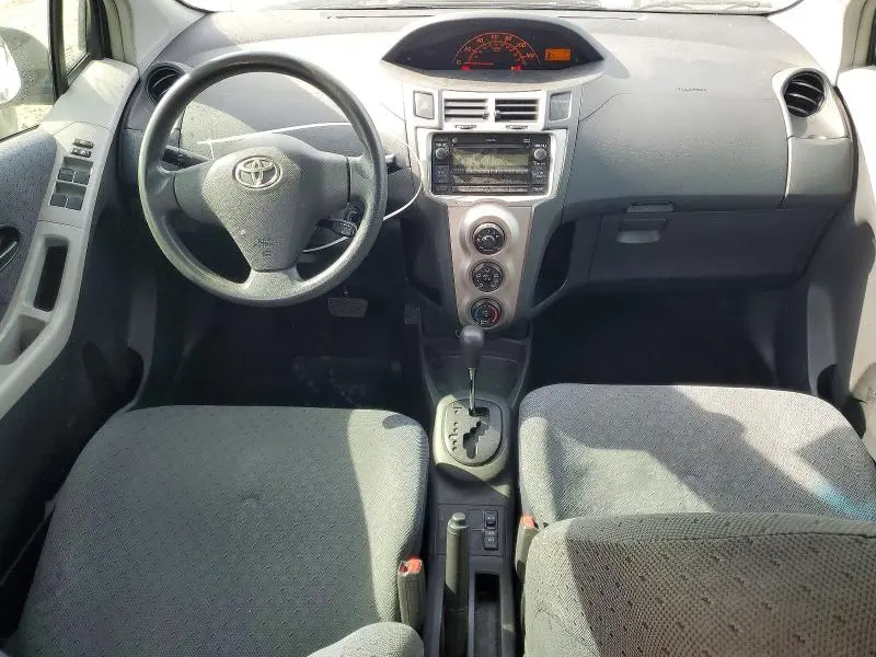 2010 TOYOTA YARIS BASE  