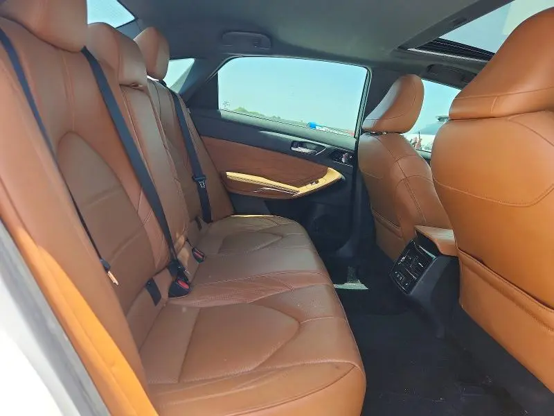 2019 TOYOTA AVALON LIMITED  