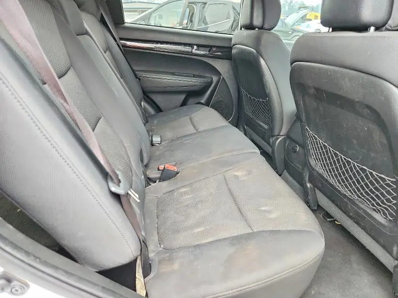 2011 KIA SORENTO BASE  