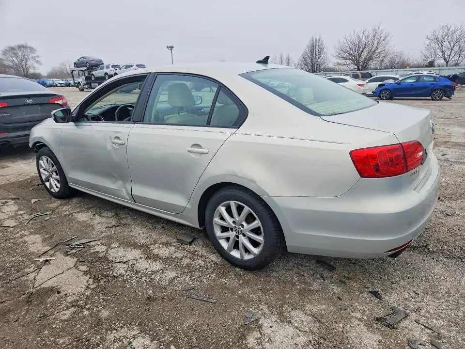 2011 VOLKSWAGEN JETTA SE  