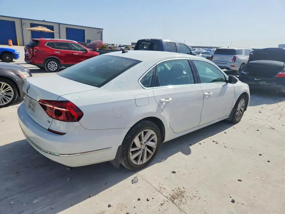 2018 VOLKSWAGEN PASSAT SE  