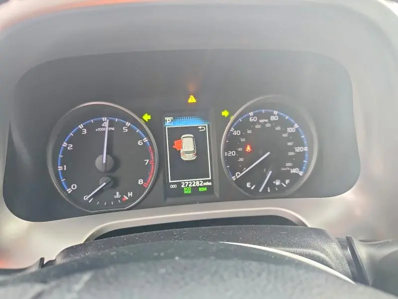 2018 TOYOTA RAV4 XLE  