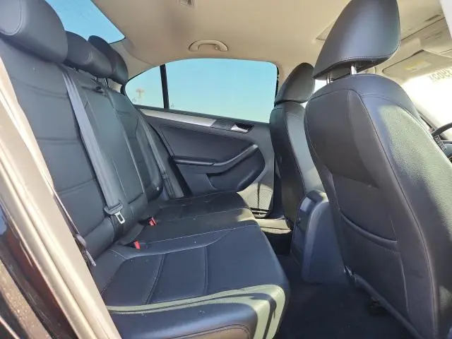 2017 VOLKSWAGEN JETTA SE  