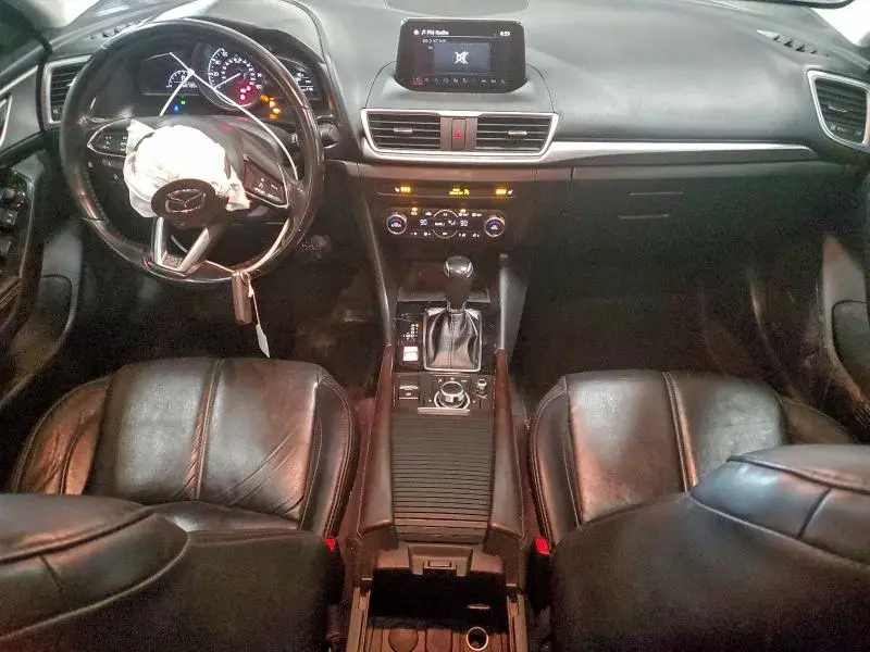 2018 MAZDA 3 TOURING  