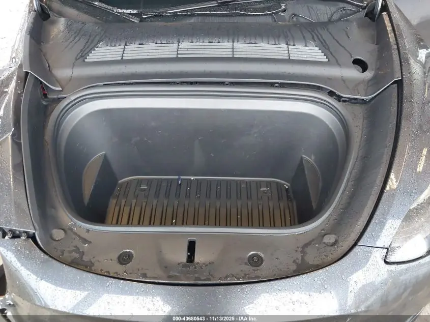 2024 TESLA MODEL Y LONG RANGE DUAL MOTOR ALL-WHEEL DRIVE/RWD