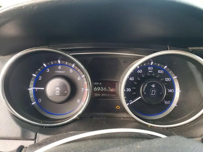 2011 HYUNDAI SONATA GLS  