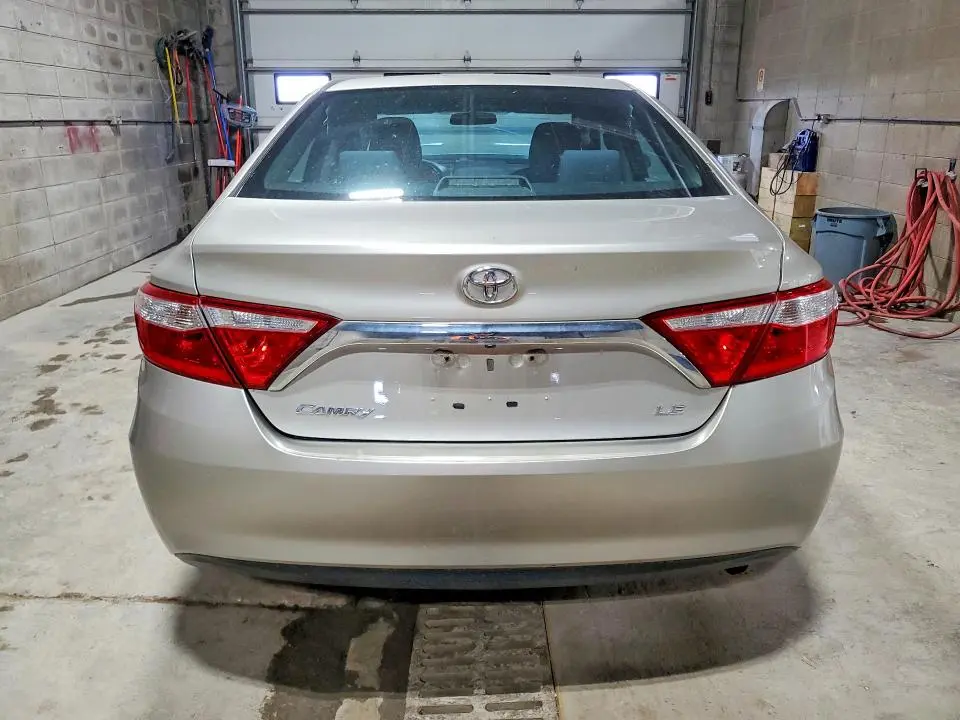 2016 TOYOTA CAMRY LE  