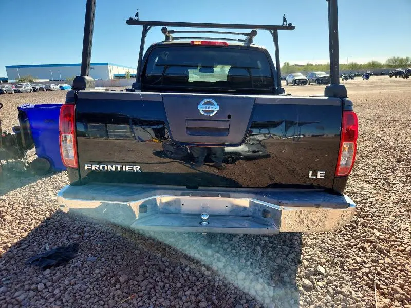 2010 NISSAN FRONTIER CREW CAB SE  