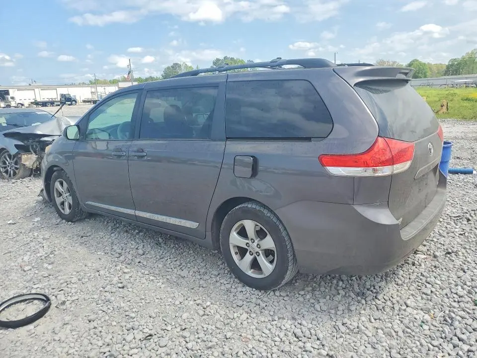 2012 TOYOTA SIENNA LE 8-PASSENGER  