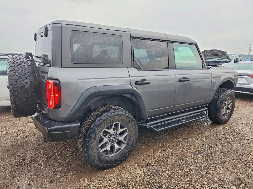 2023 FORD BRONCO BASE  