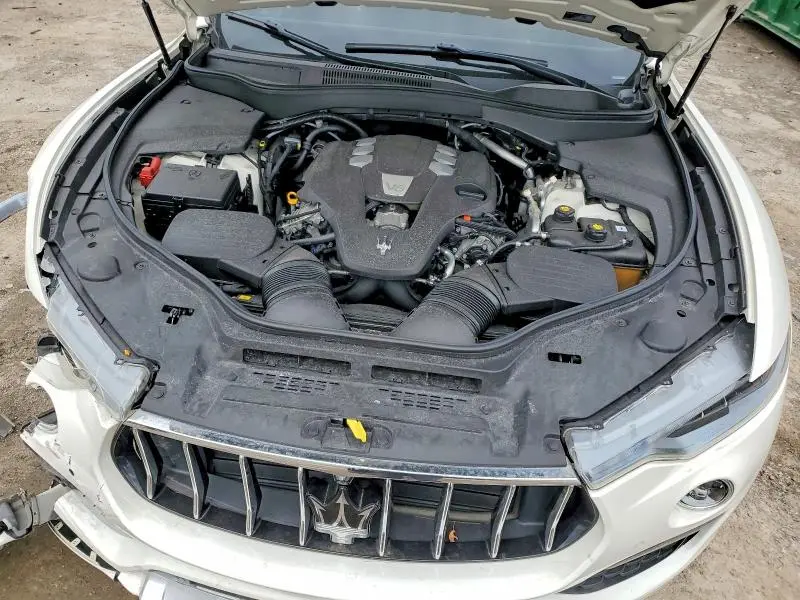 2020 MASERATI LEVANTE LUXURY  