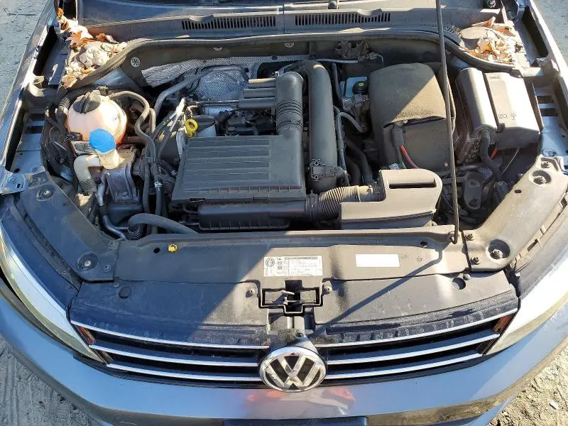 2017 VOLKSWAGEN JETTA SE  