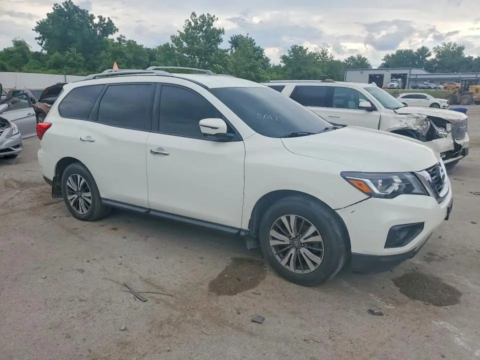 2017 NISSAN PATHFINDER SL  