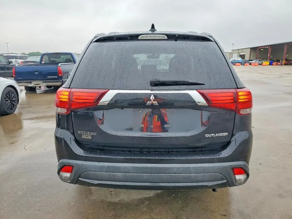 2018 MITSUBISHI OUTLANDER SE  