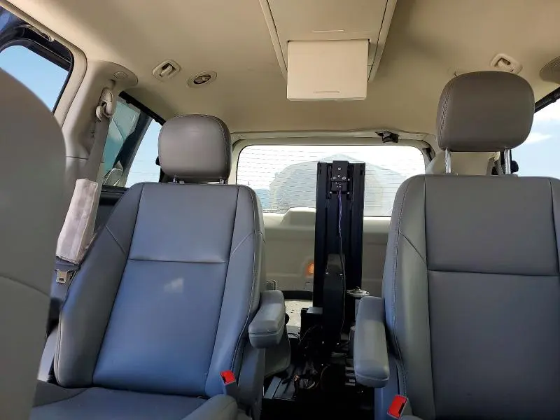 2012 VOLKSWAGEN ROUTAN   