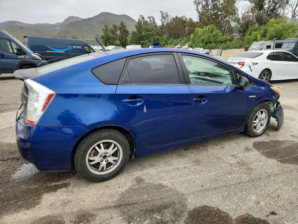 2011 TOYOTA PRIUS THREE  