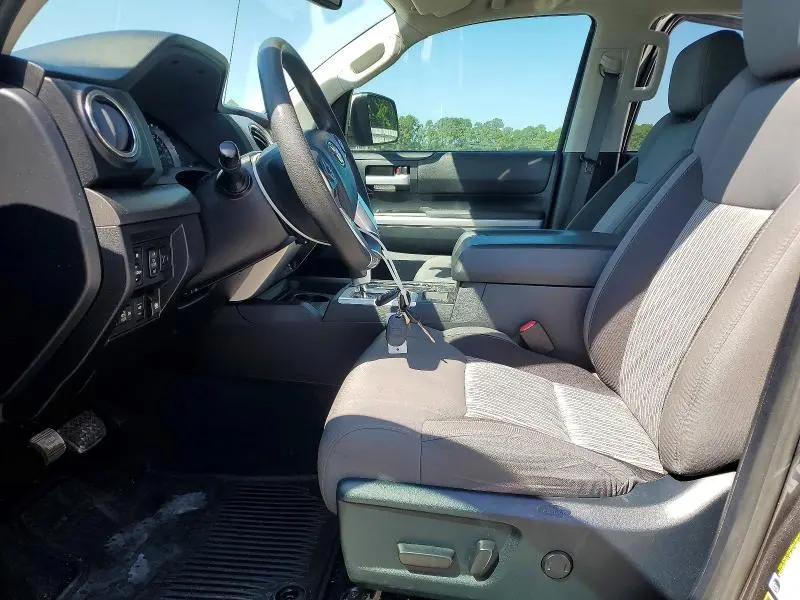 2015 TOYOTA TUNDRA CREWMAX SR5  