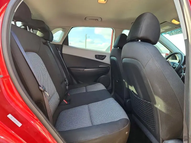 2021 HYUNDAI KONA SE  