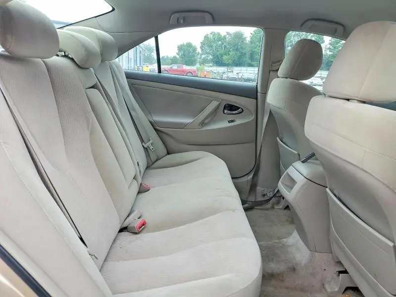 2010 TOYOTA CAMRY LE  