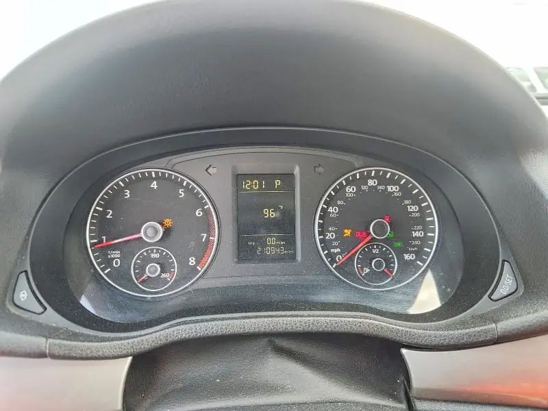 2012 VOLKSWAGEN PASSAT S  