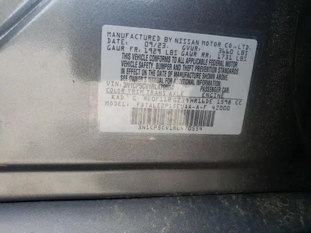 2024 NISSAN KICKS SV  