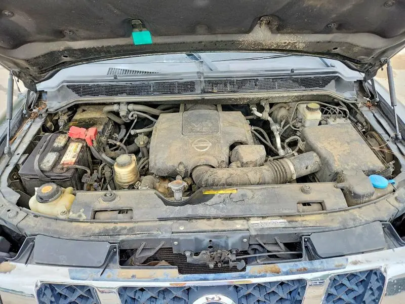 2010 NISSAN TITAN SE  