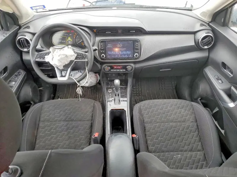 2021 NISSAN KICKS SV  
