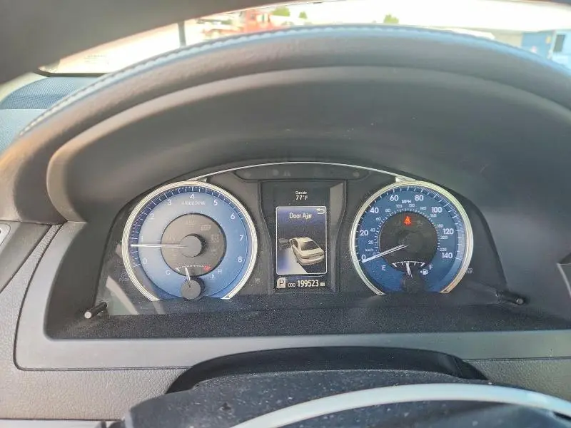 2016 TOYOTA CAMRY LE  