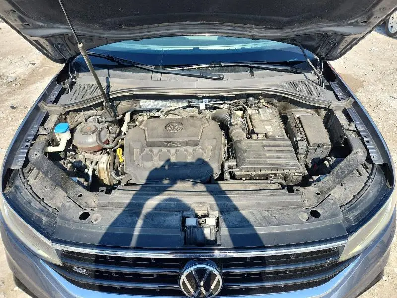 2022 VOLKSWAGEN TIGUAN SE R-LINE BLACK  
