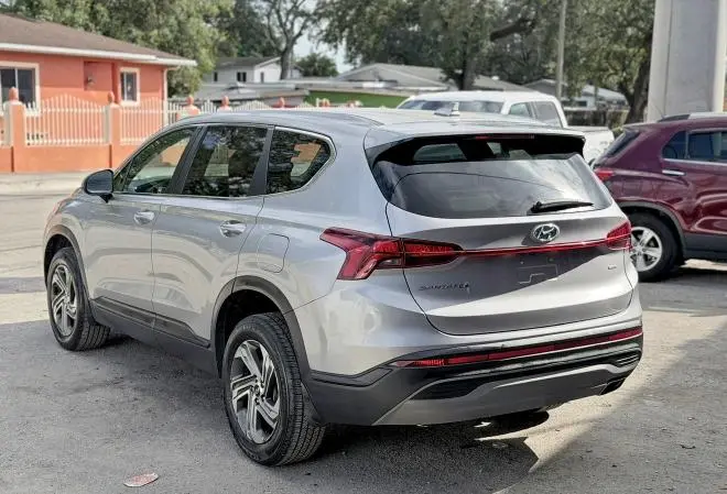 2022 HYUNDAI SANTA FE SE  