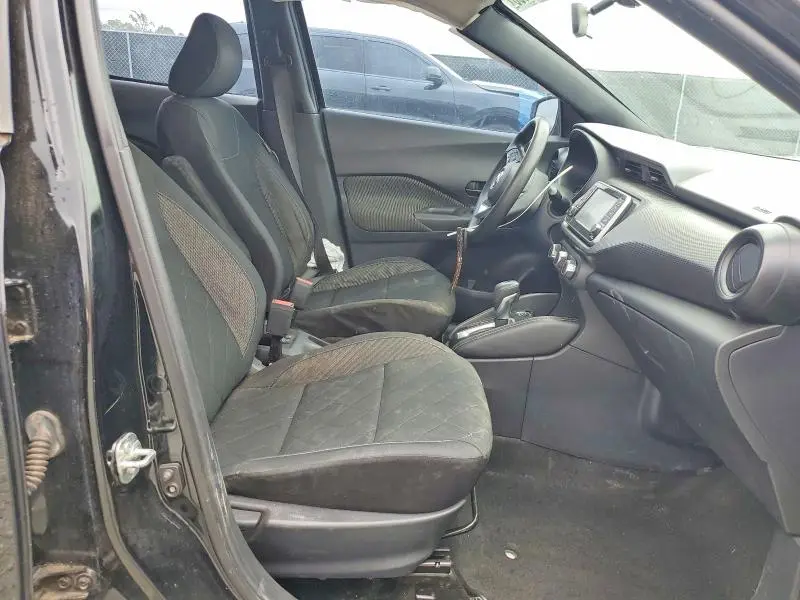 2019 NISSAN KICKS S  